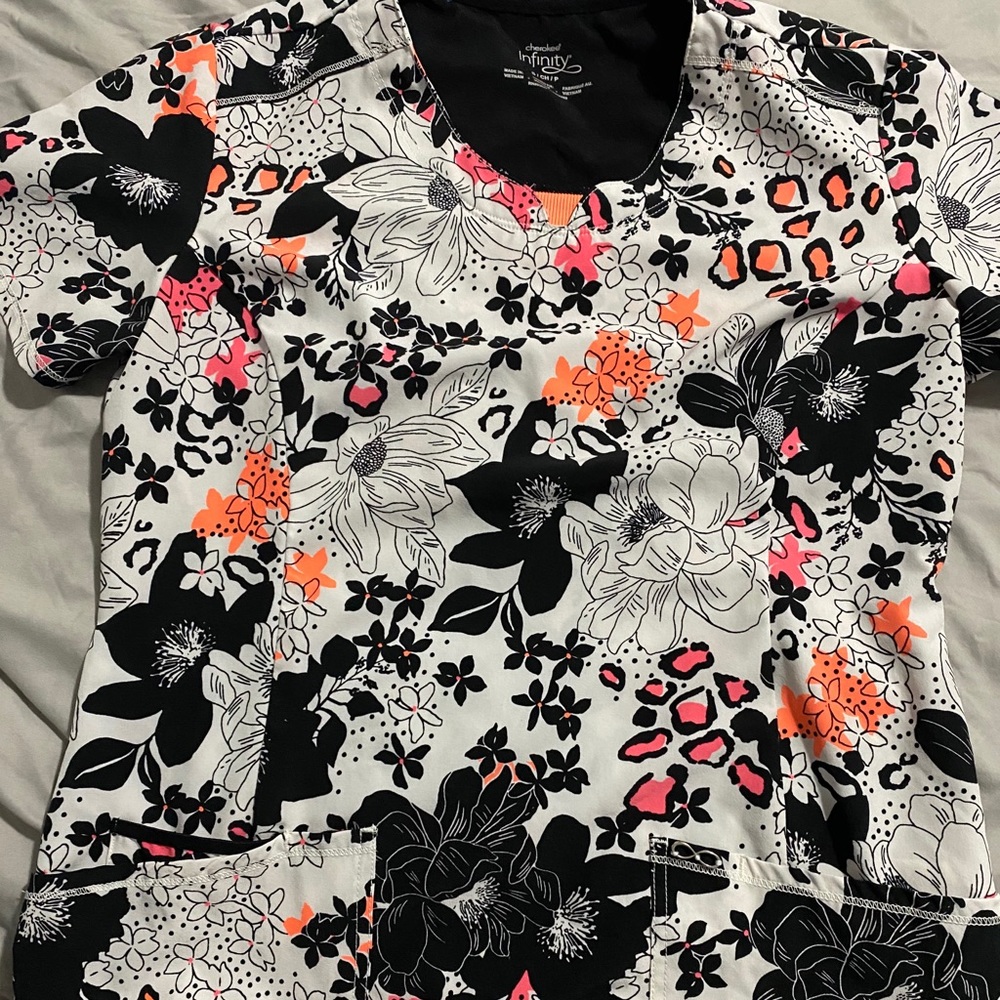 Cherokee Infinity Scrub top